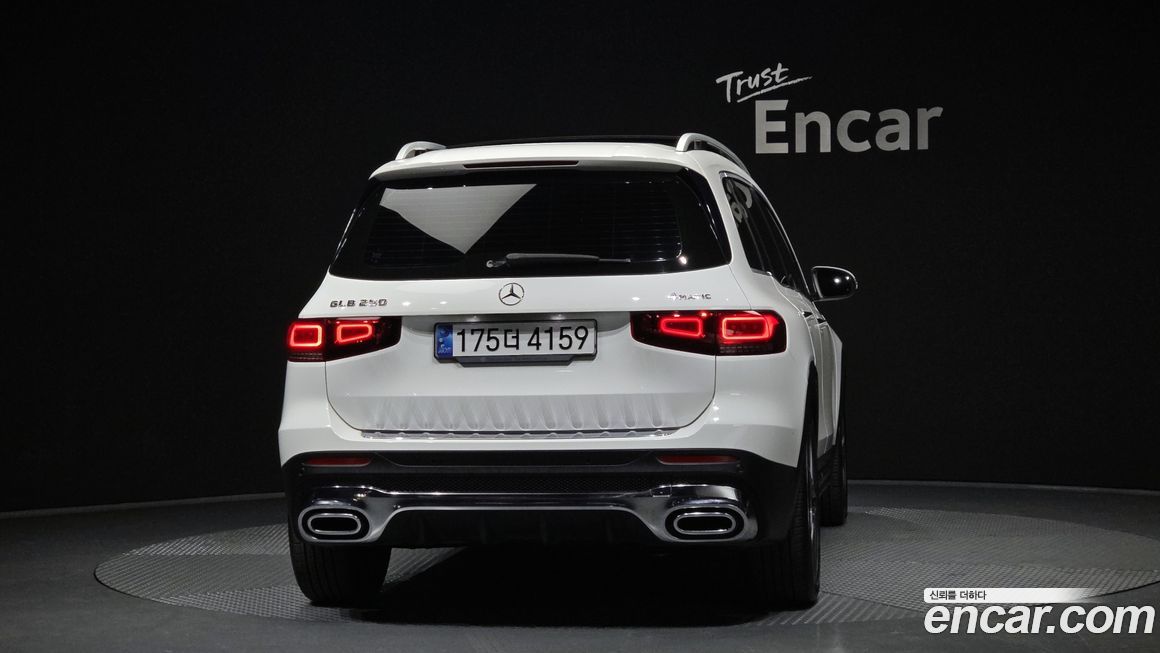 Mercedes-Benz GLB-Class 2020