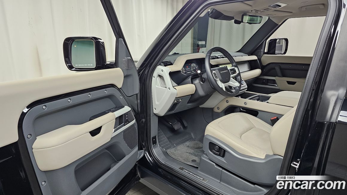 Land Rover Defender 2024