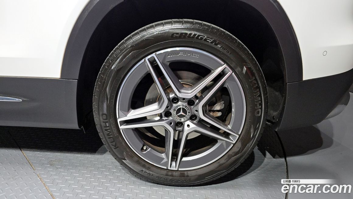 Mercedes-Benz GLB-Class 2020