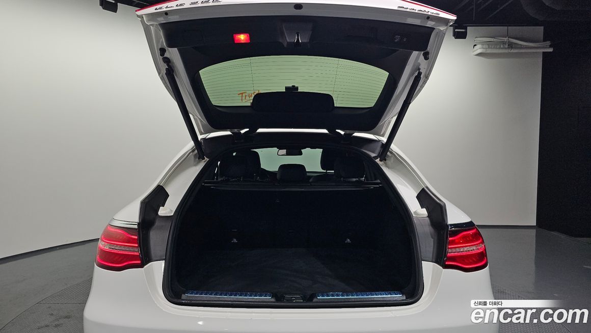 Mercedes-Benz GLC-Class 2019