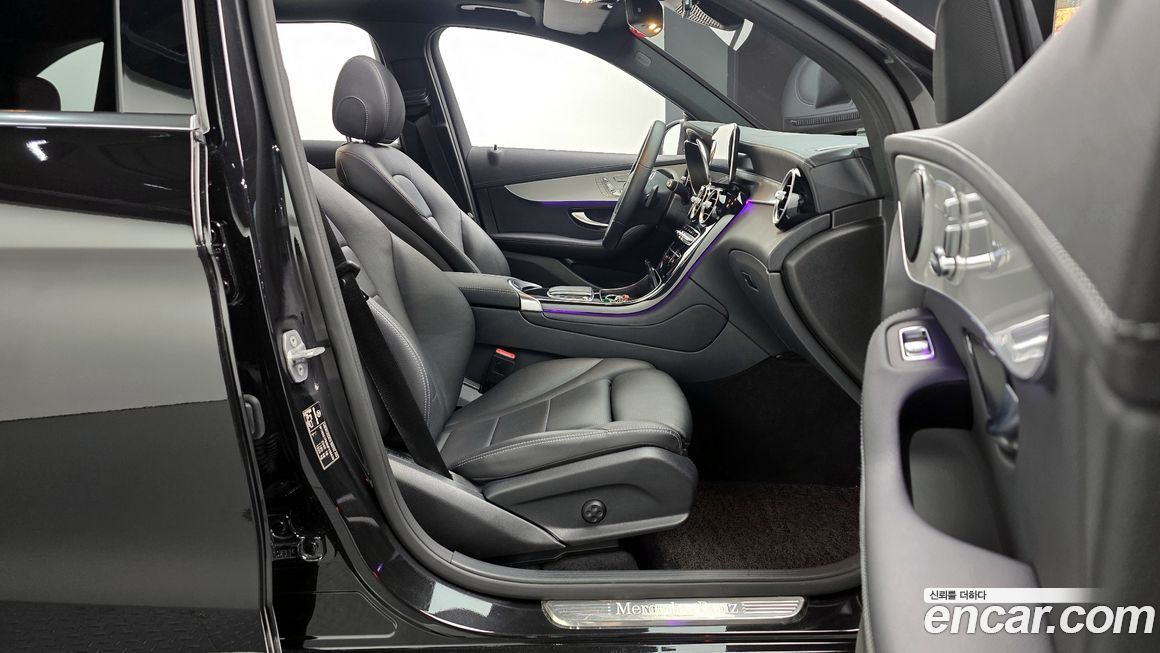 Mercedes-Benz GLC-Class 2021