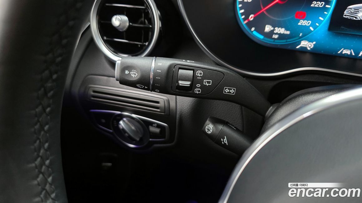 Mercedes-Benz GLC-Class 2021