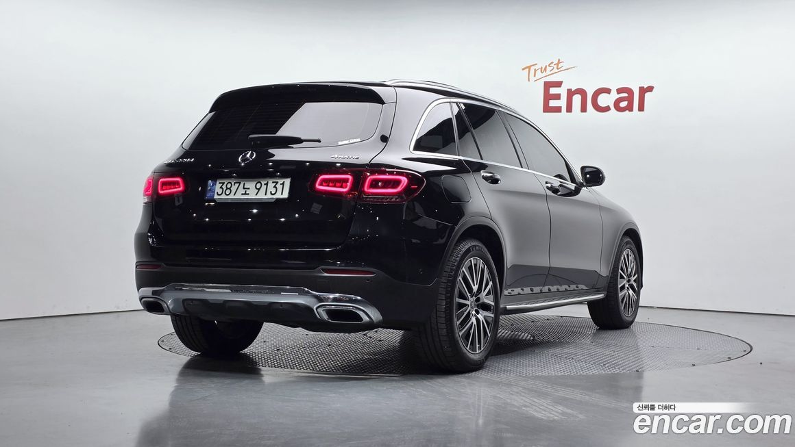 Mercedes-Benz GLC-Class 2021