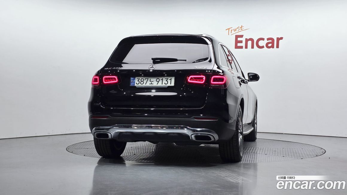 Mercedes-Benz GLC-Class 2021