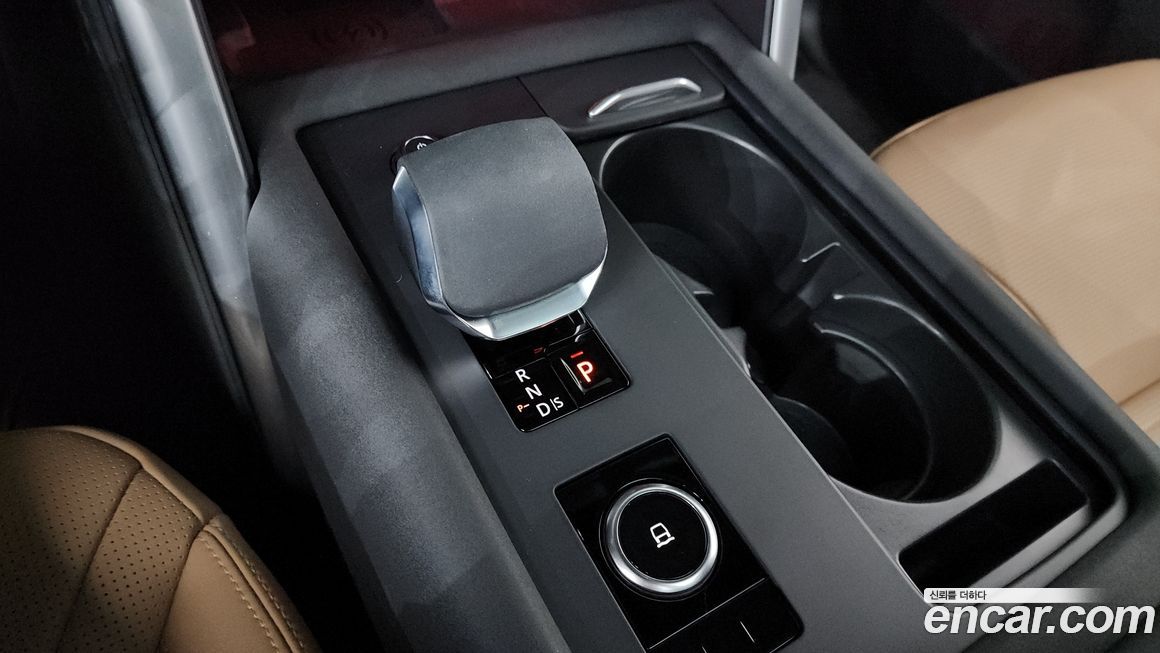 Land Rover Discovery 2024