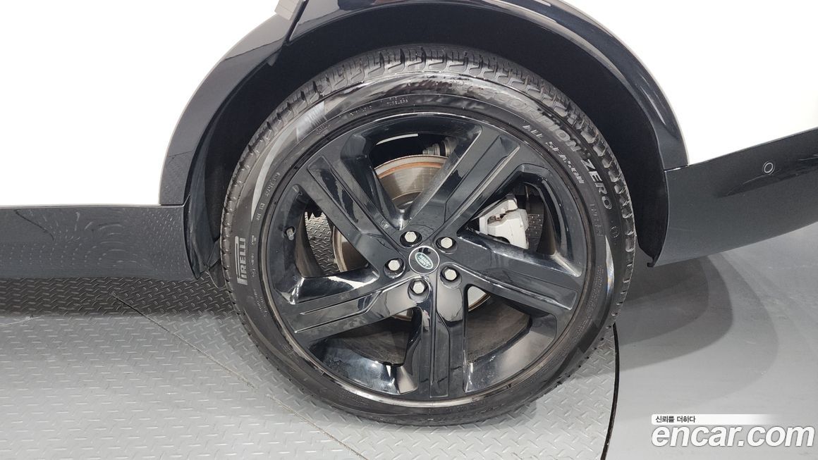 Land Rover Discovery 2024