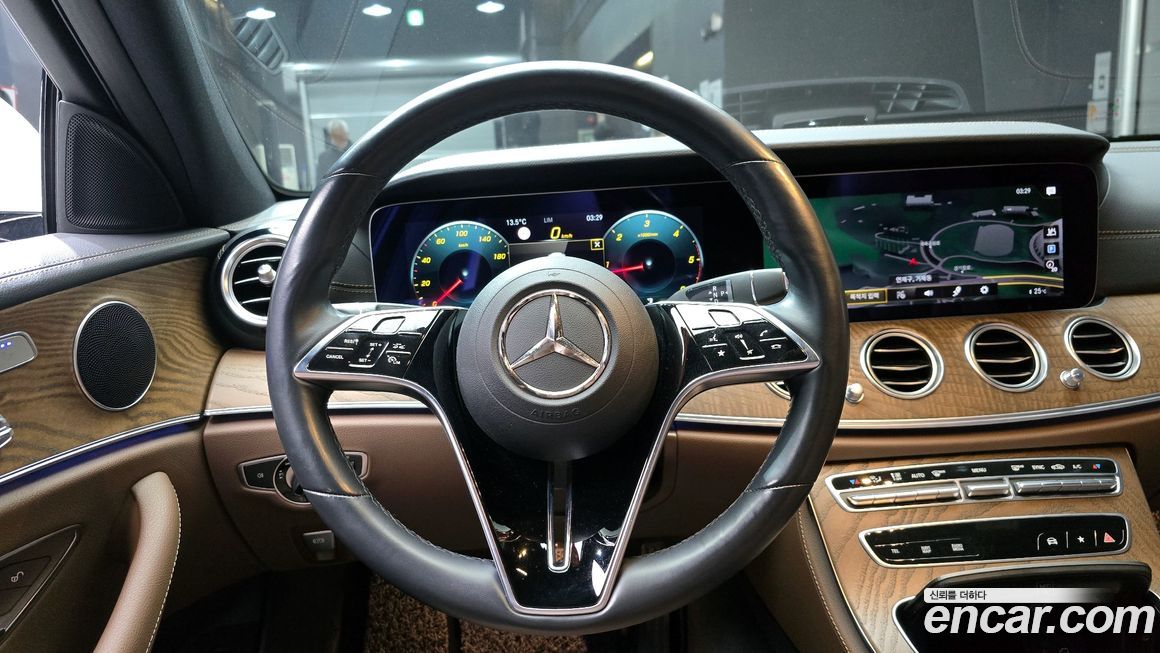 Mercedes-Benz E-Class 2021