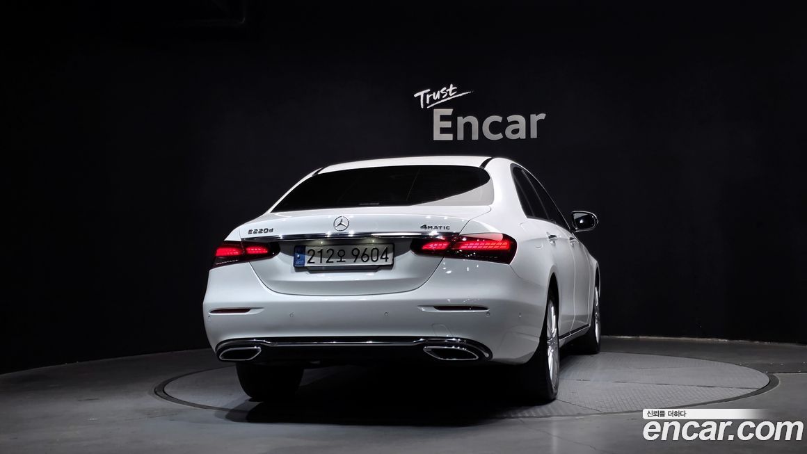 Mercedes-Benz E-Class 2021