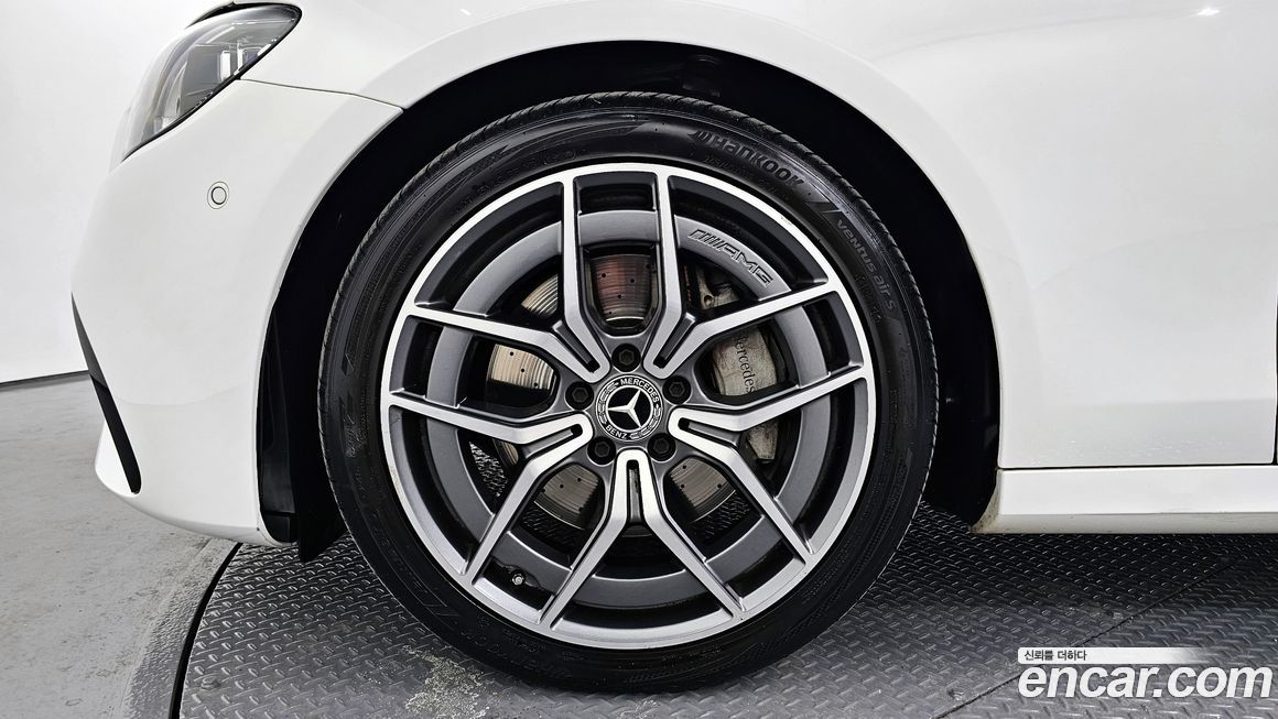 Mercedes-Benz E-Class 2021