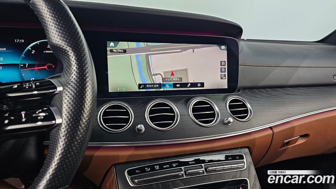 Mercedes-Benz E-Class 2021