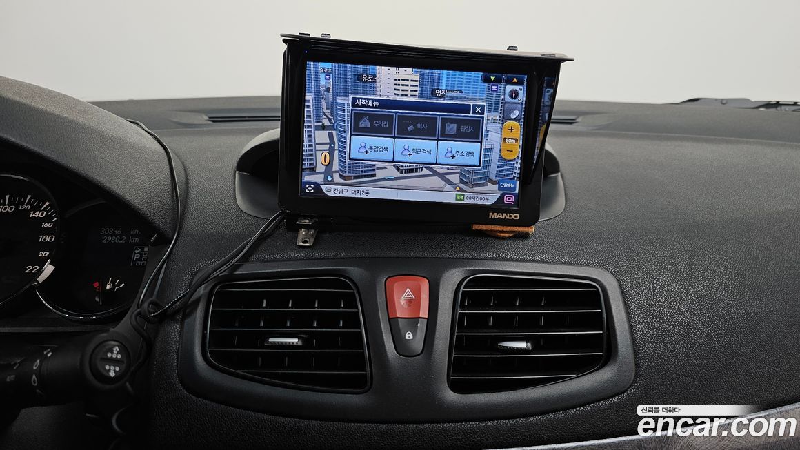 Renault-KoreaSamsung SM3 2011