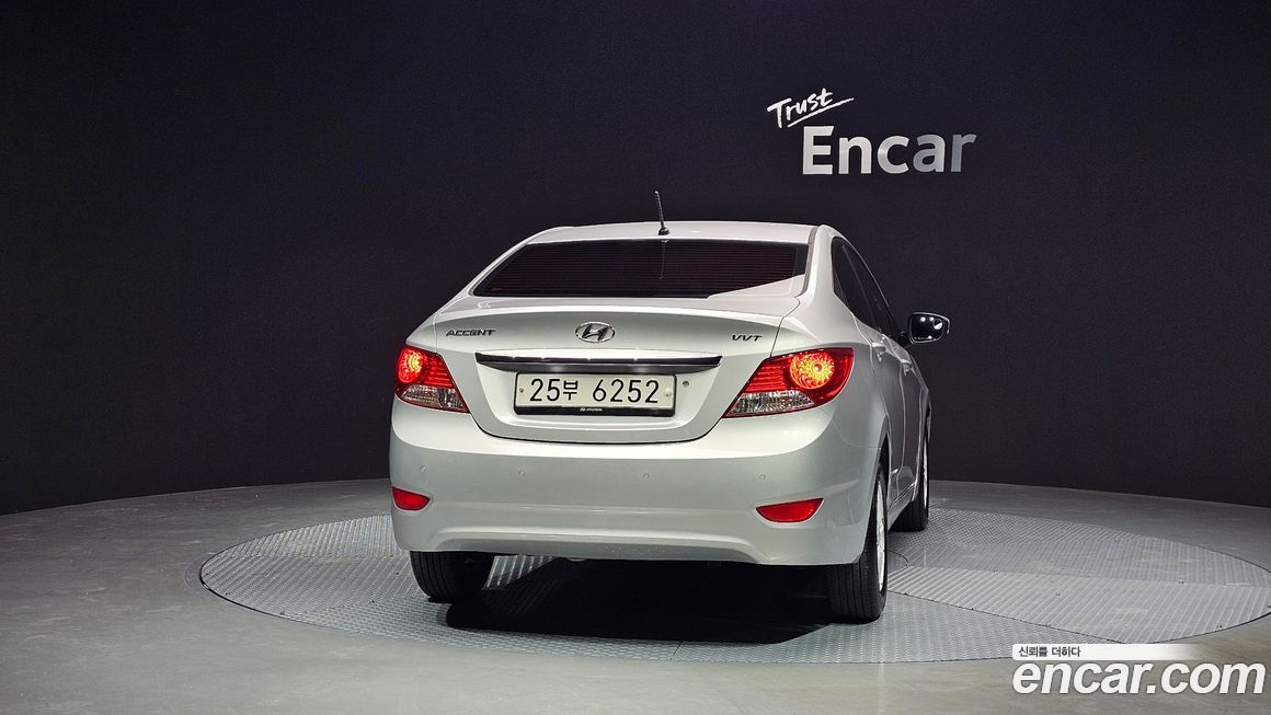 Hyundai Accent 2011