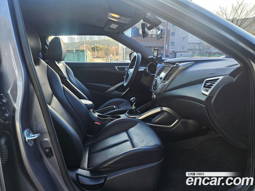 Hyundai Veloster 2013