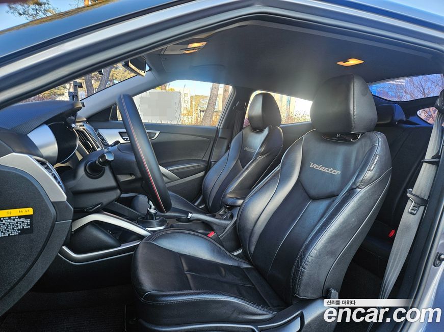 Hyundai Veloster 2013