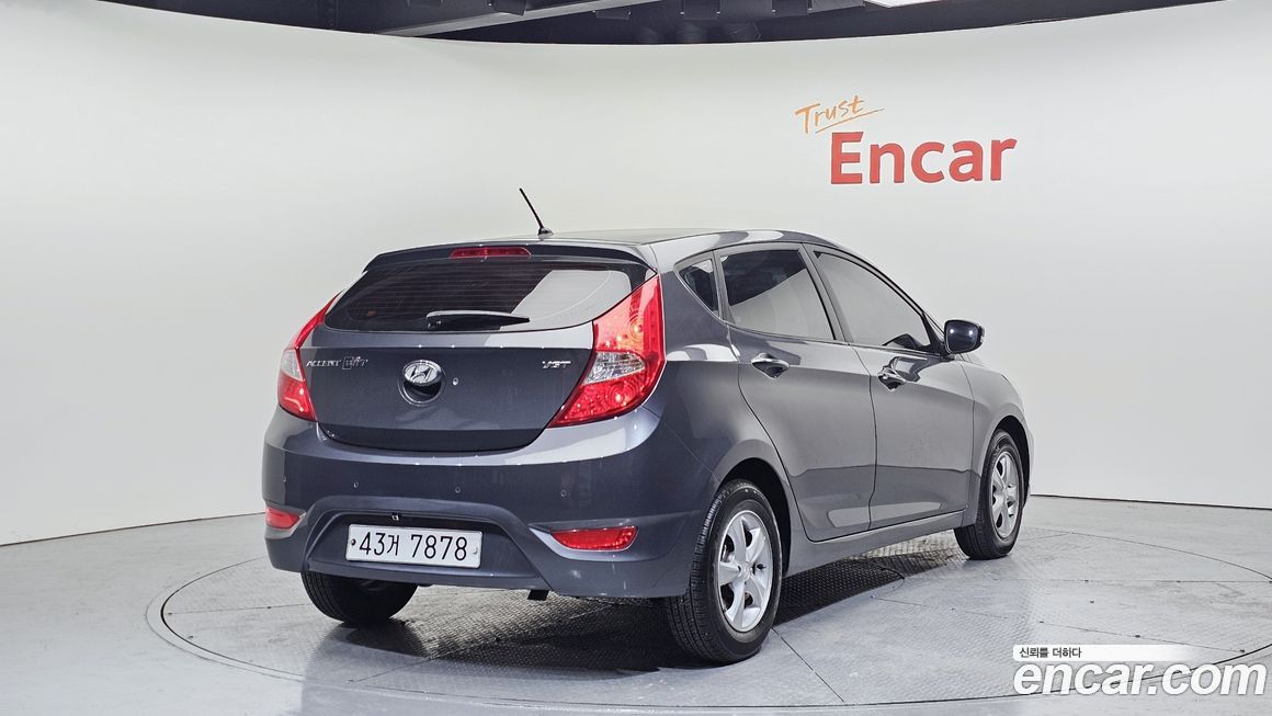 Hyundai Accent 2012