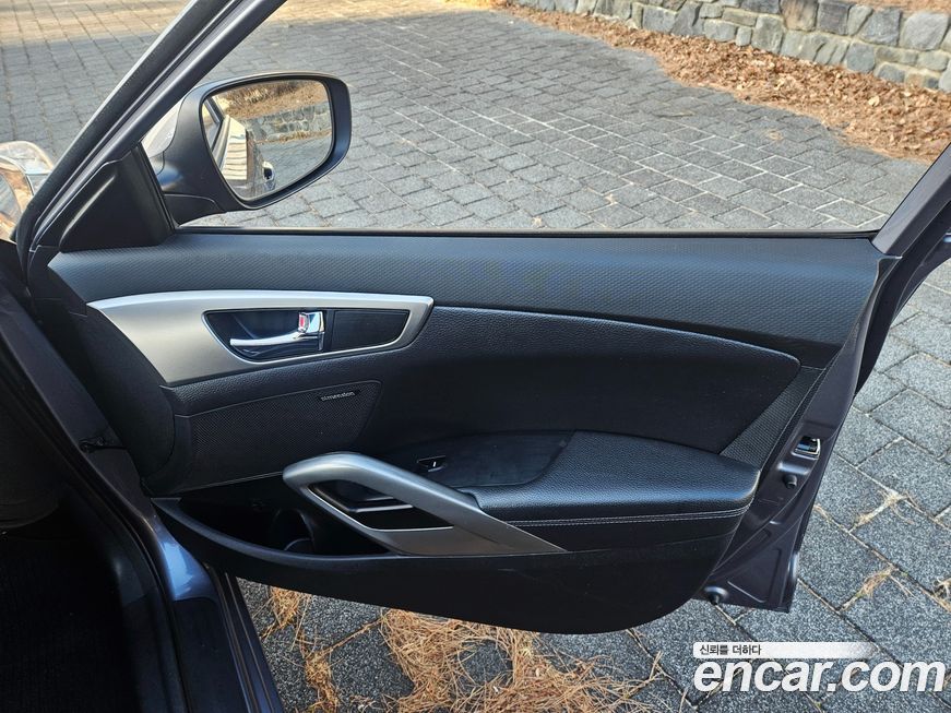 Hyundai Veloster 2013