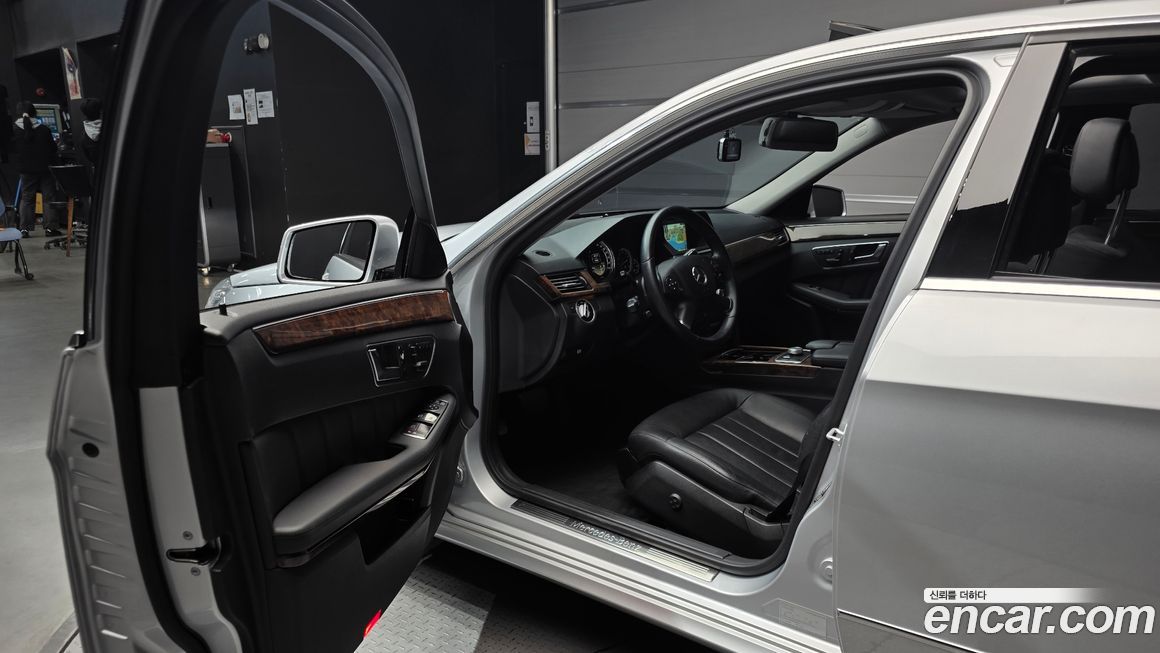 Mercedes-Benz E-Class 2012