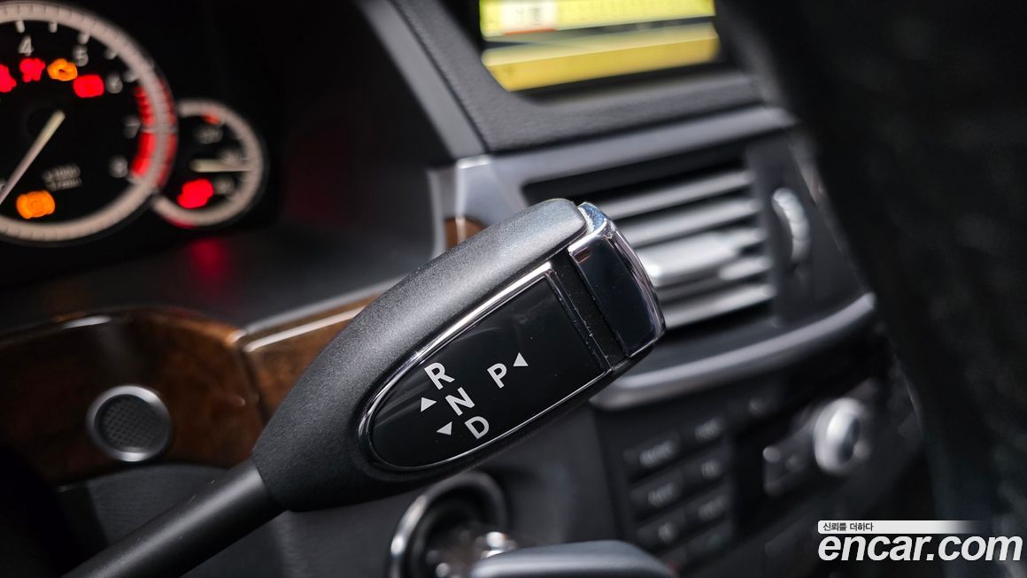 Mercedes-Benz E-Class 2012