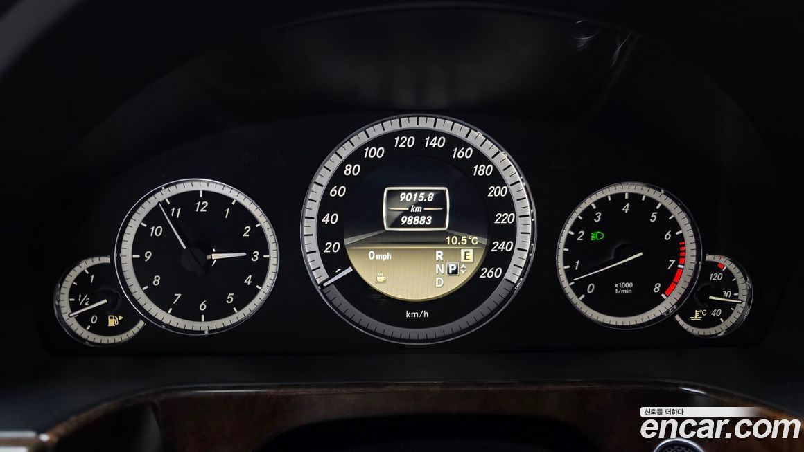 Mercedes-Benz E-Class 2012