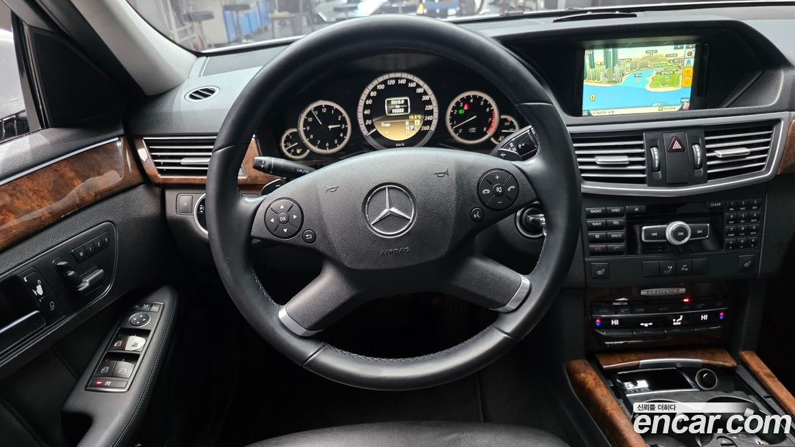 Mercedes-Benz E-Class 2012