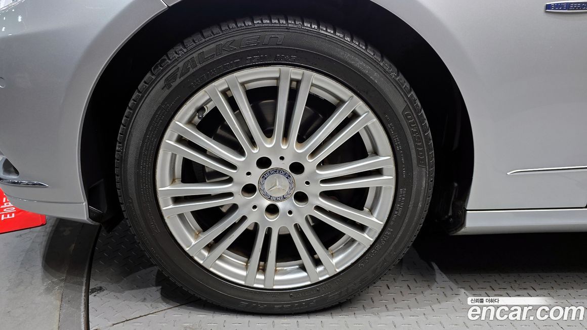 Mercedes-Benz E-Class 2012