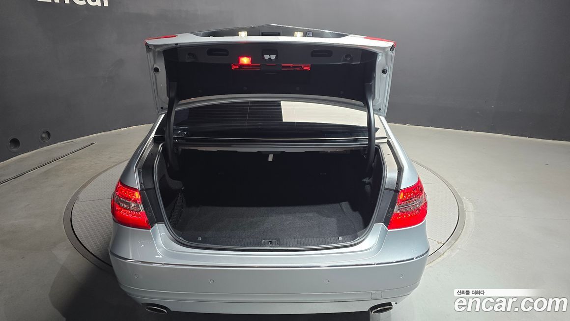 Mercedes-Benz E-Class 2012