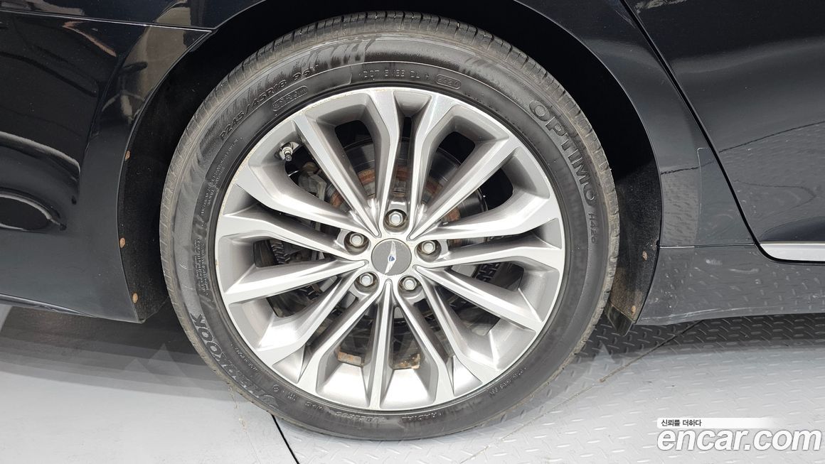 Hyundai Genesis 2014