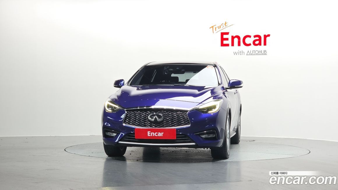 Infiniti Q30 2019