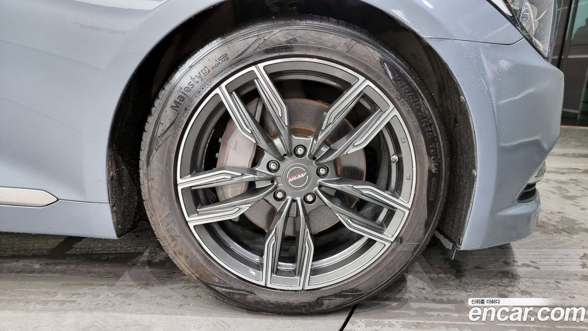 Hyundai Genesis 2015