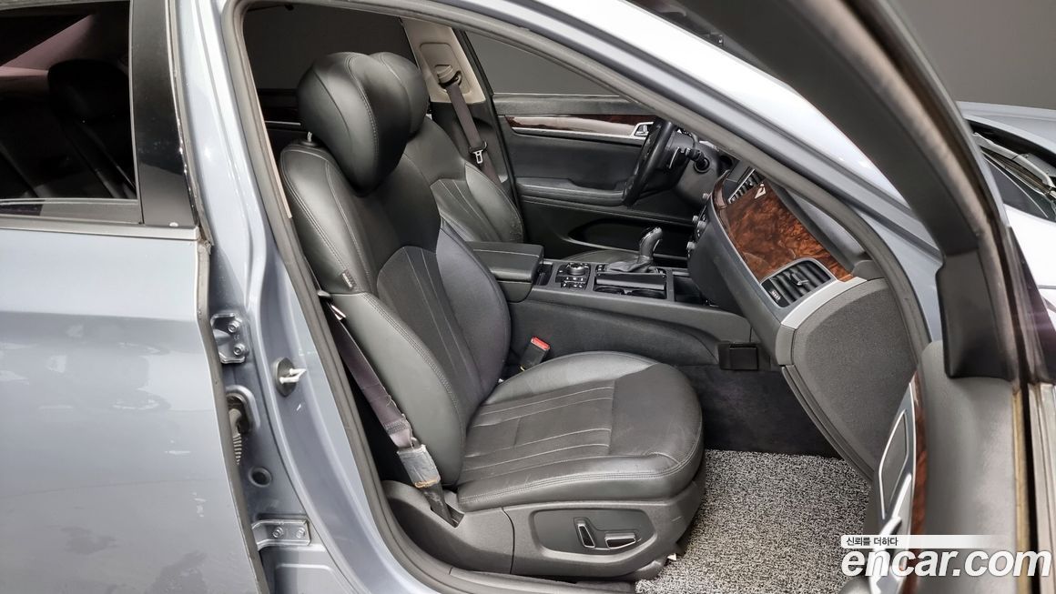 Hyundai Genesis 2015