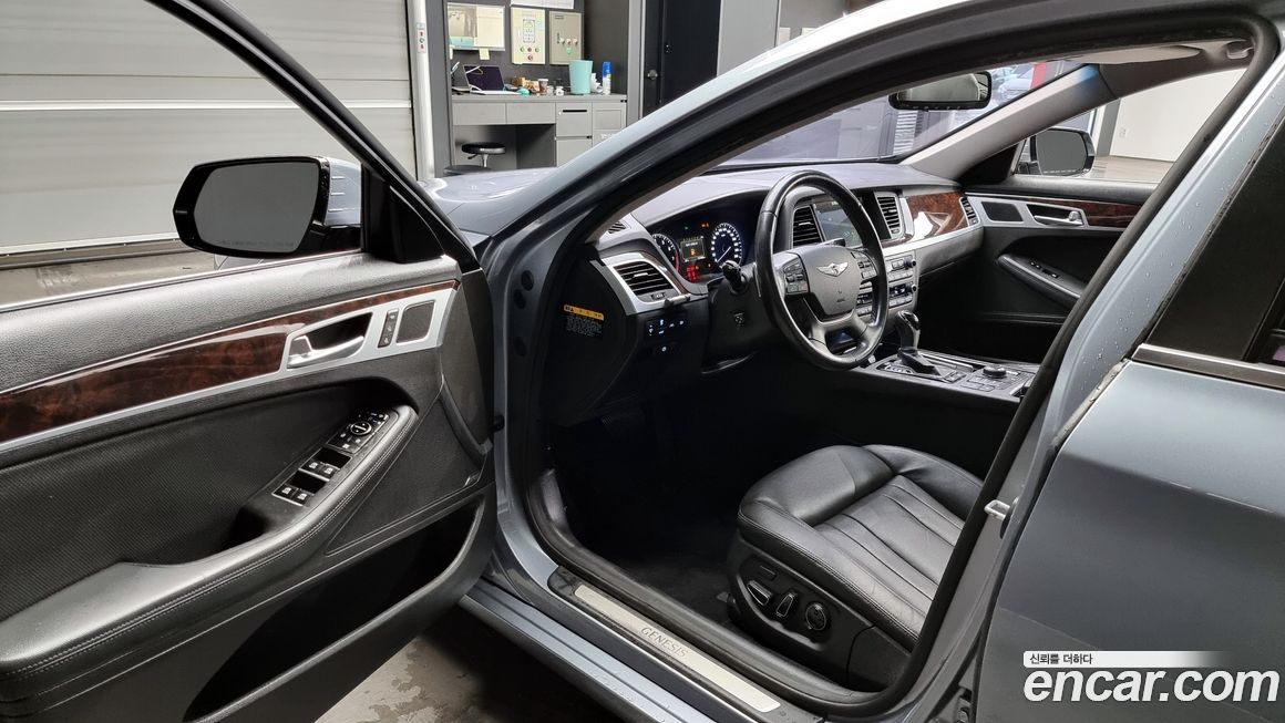 Hyundai Genesis 2015