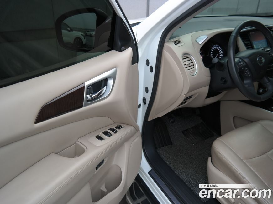 Nissan Pathfinder 2016