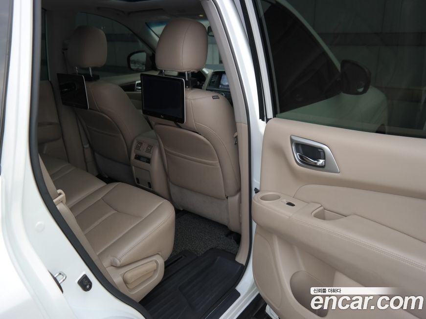 Nissan Pathfinder 2016