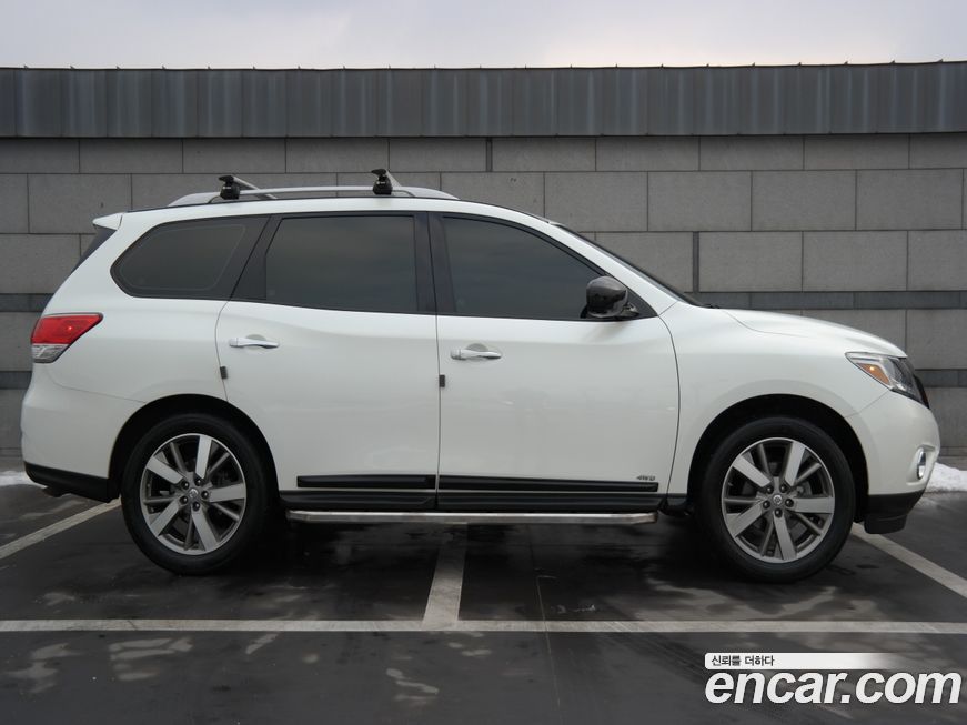 Nissan Pathfinder 2016