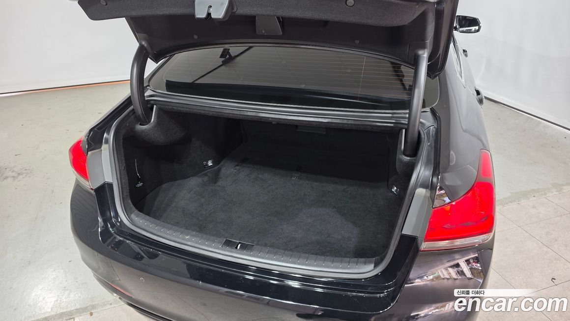 Hyundai Genesis 2016