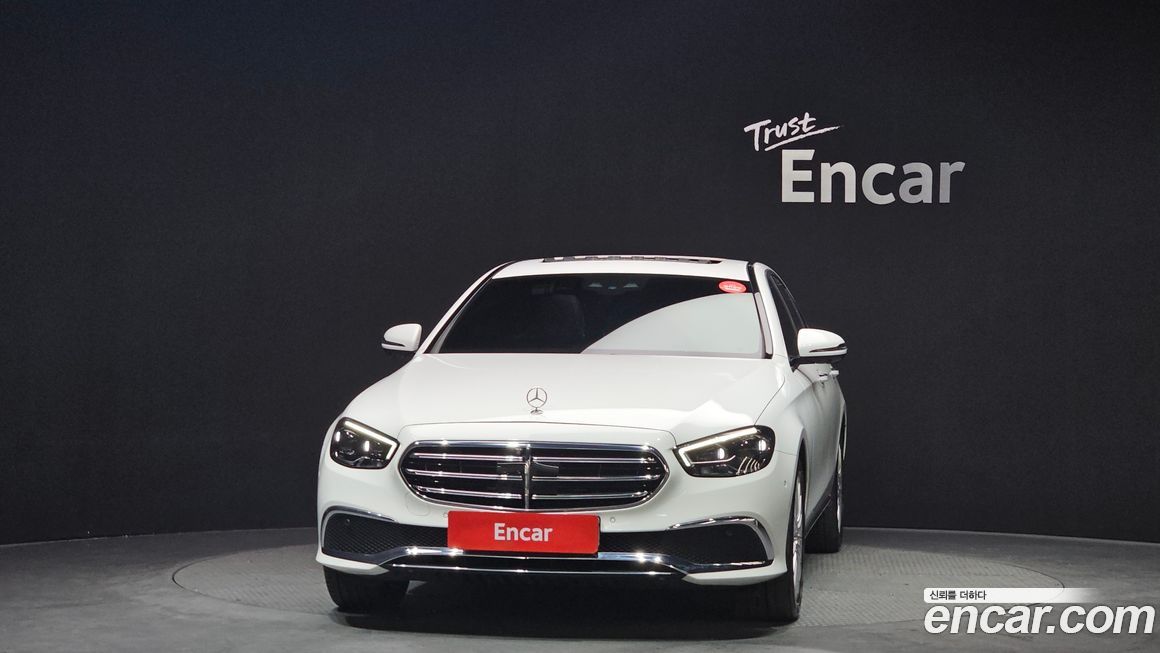 Mercedes-Benz E-Class 2022