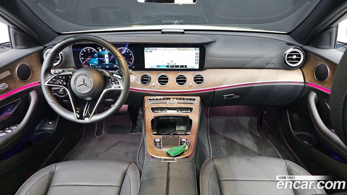 Mercedes-Benz E-Class 2022