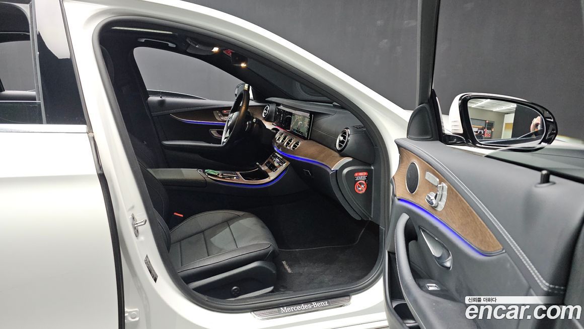 Mercedes-Benz E-Class 2022