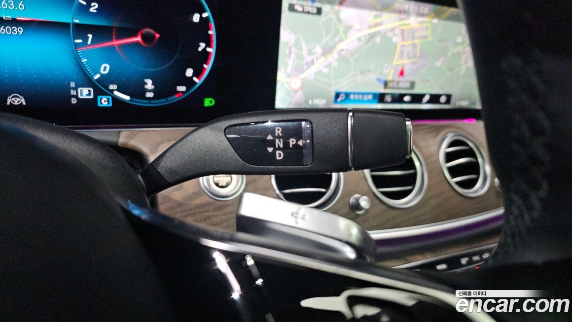Mercedes-Benz E-Class 2022