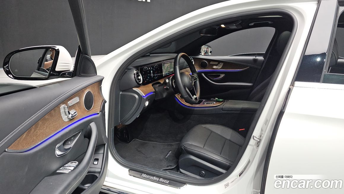 Mercedes-Benz E-Class 2022
