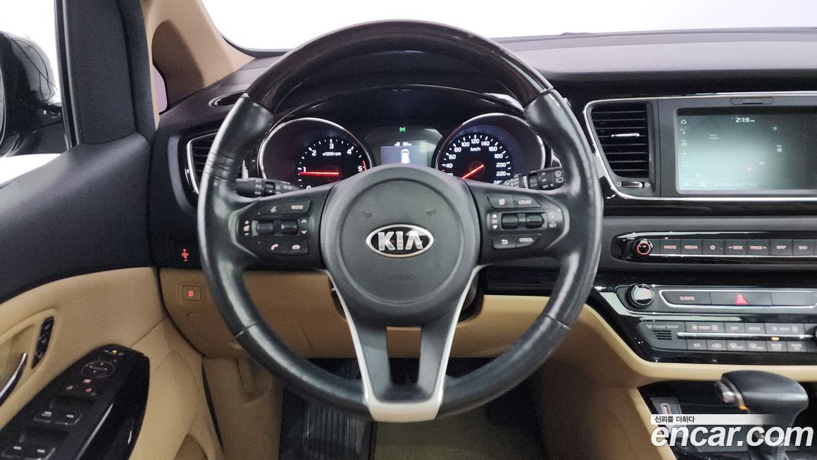 Kia Canival 2019