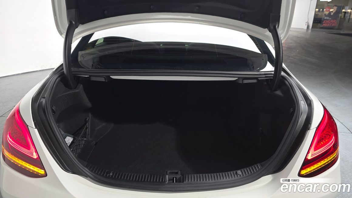 Mercedes-Benz C-Class 2019