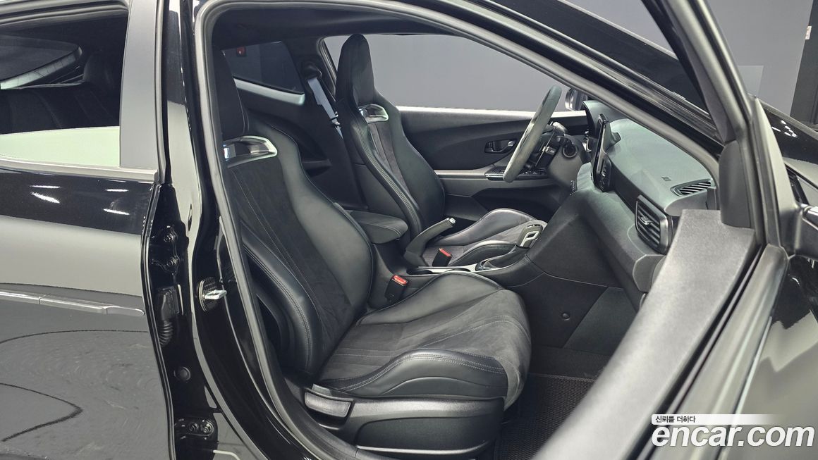 Hyundai Veloster 2021