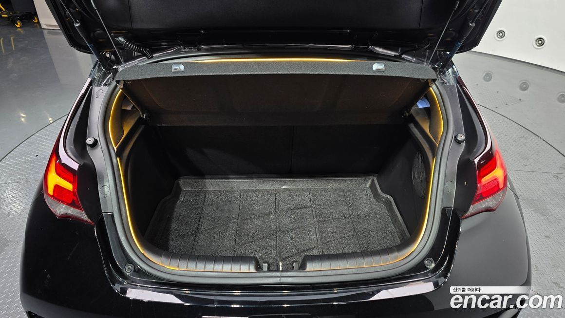 Hyundai Veloster 2021