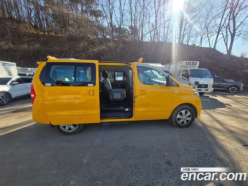 Hyundai Starex 2021