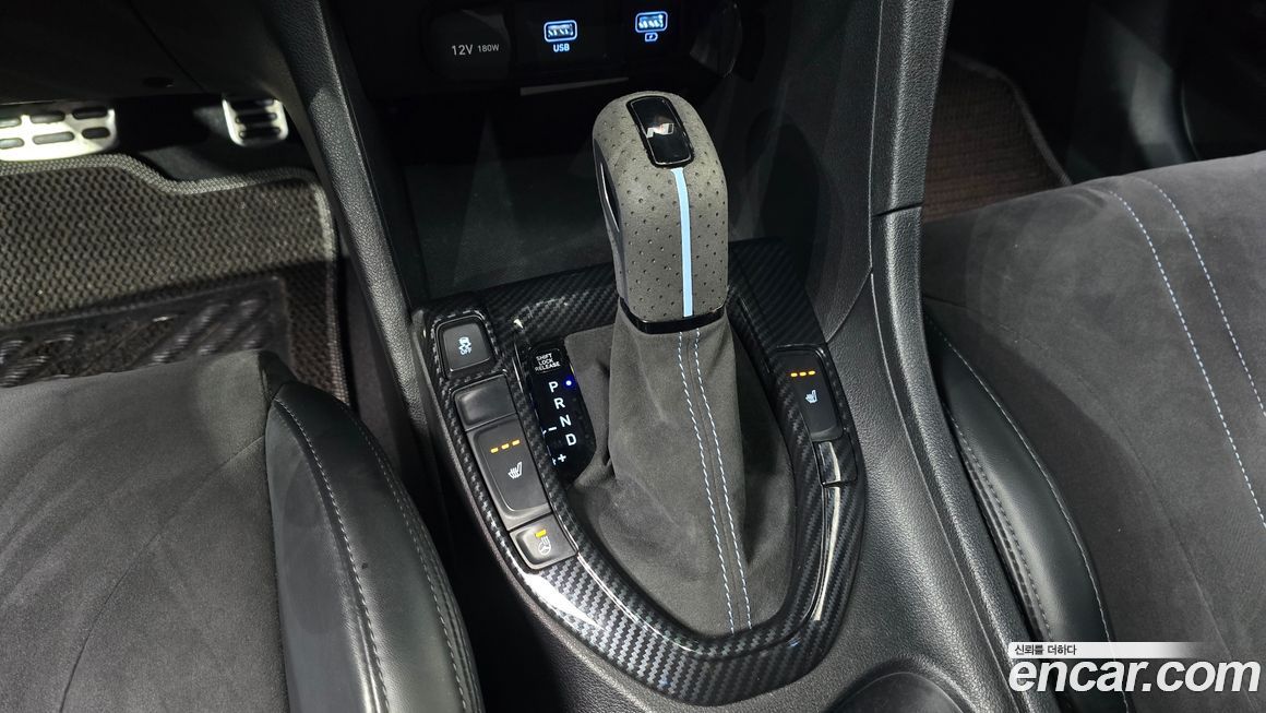 Hyundai Veloster 2021