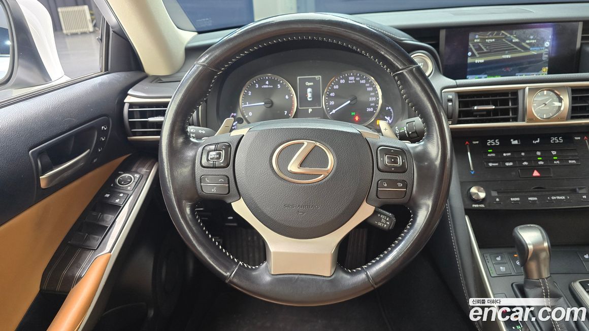 Lexus IS 2017