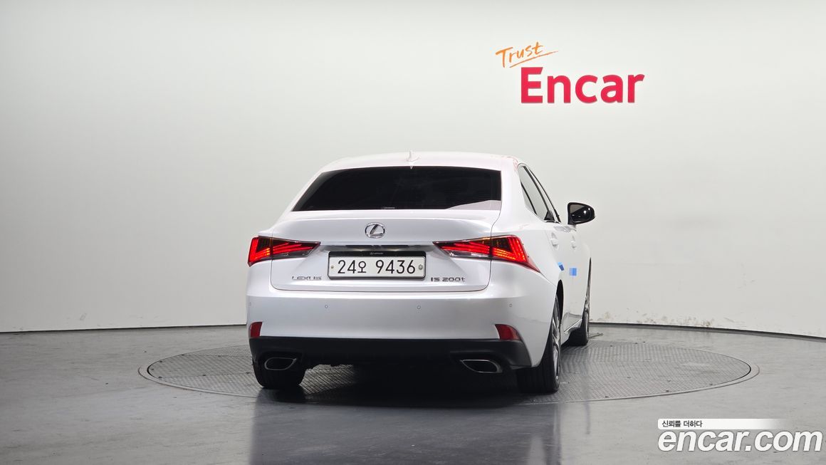 Lexus IS 2017