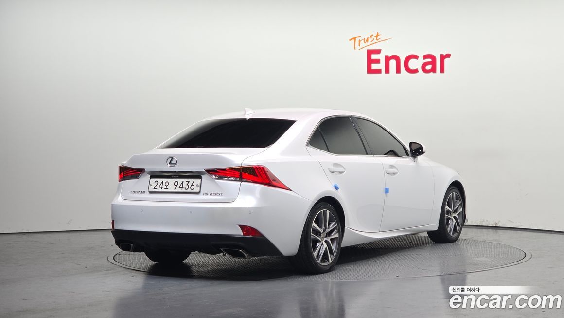 Lexus IS 2017