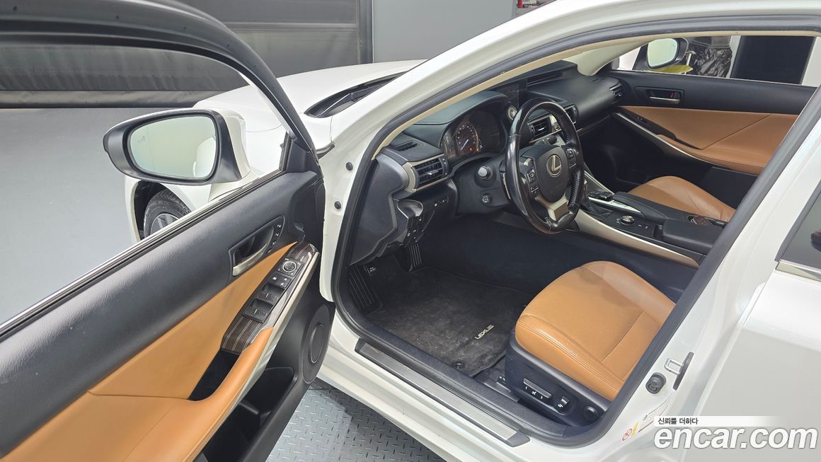 Lexus IS 2017